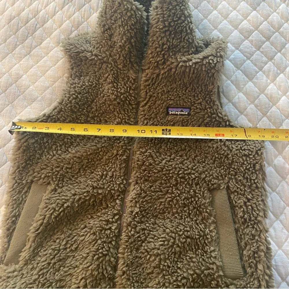 Patagonia green teddy vest Size Small - Picture 2 of 9